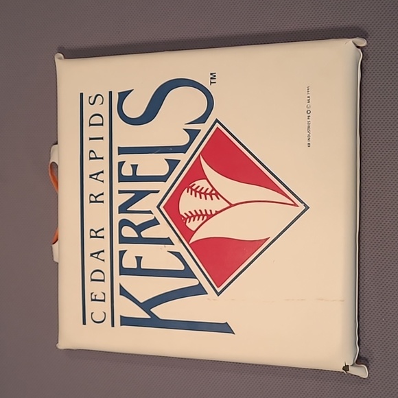 Vintage Cedar Rapids Kernels Minor League Baseball Stadium Seat Cushions - Picture 2 of 8